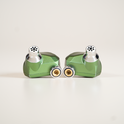 Andromeda 'Emerald Sea' - Preowned (Acceptable)