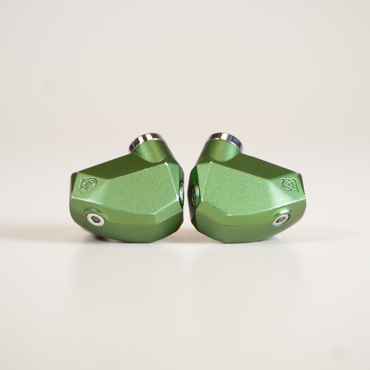 Andromeda 'Emerald Sea' - Preowned (Acceptable)