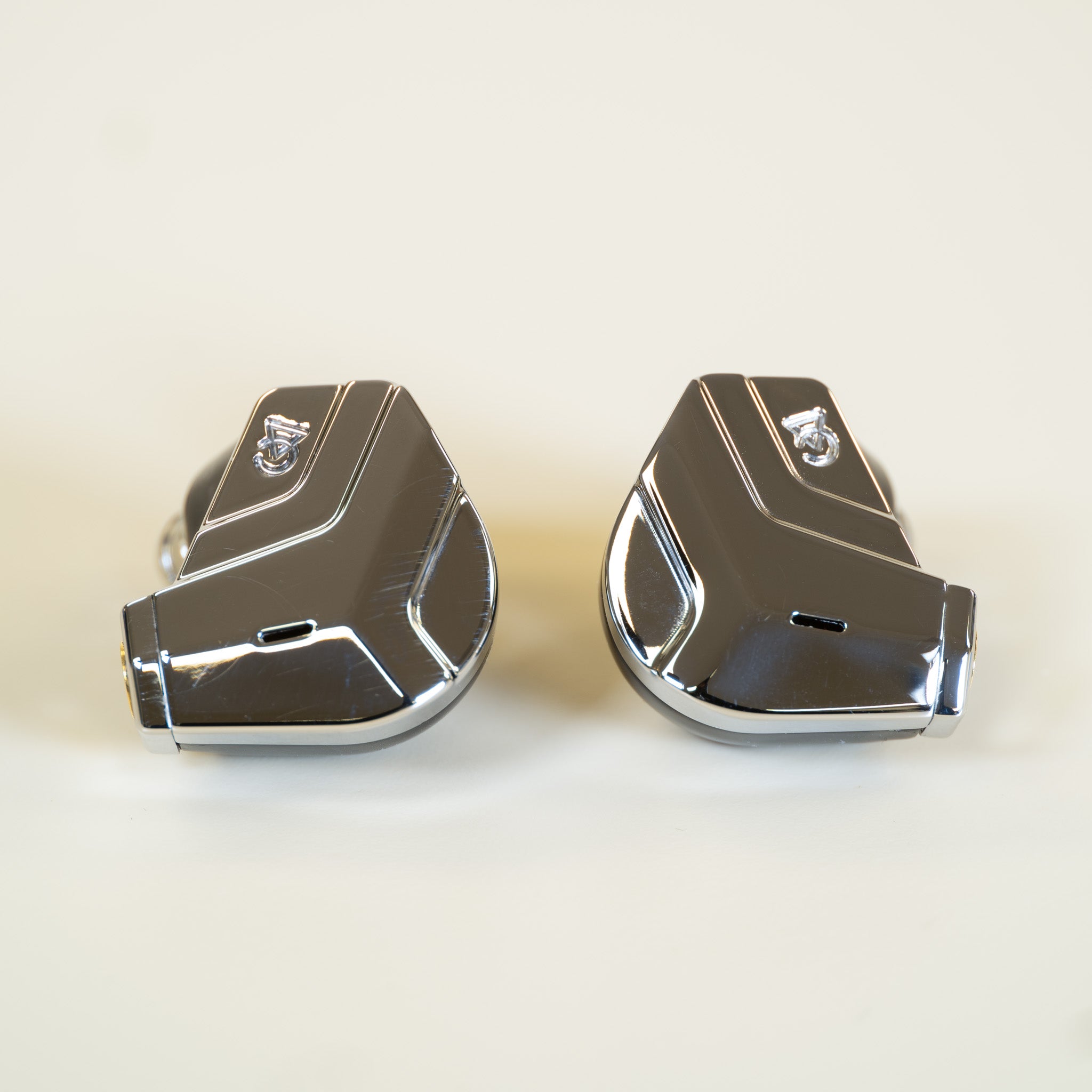 格安!!　早い者勝ち　超美中古 Campfire audio Astrolith 超美中古 Campfire audio Astrolith イヤホン