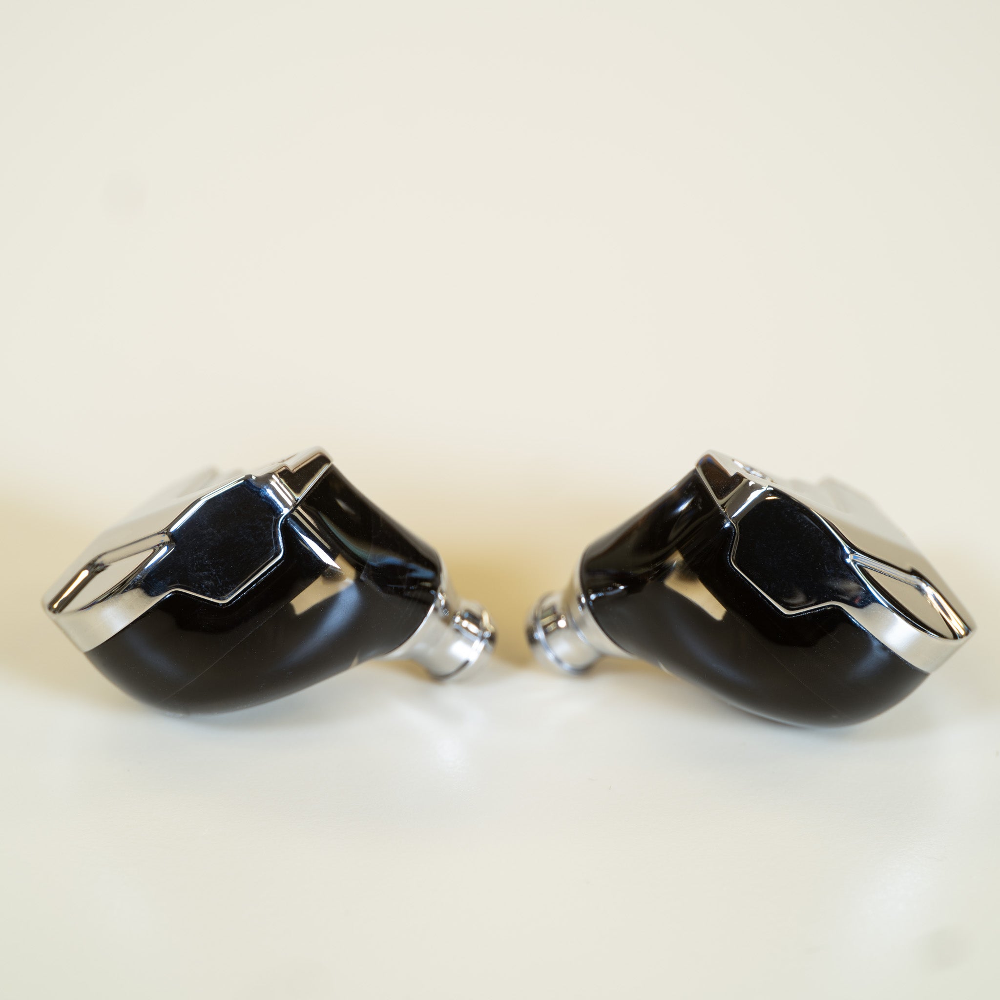 格安!!　早い者勝ち　超美中古 Campfire audio Astrolith 超美中古 Campfire audio Astrolith イヤホン