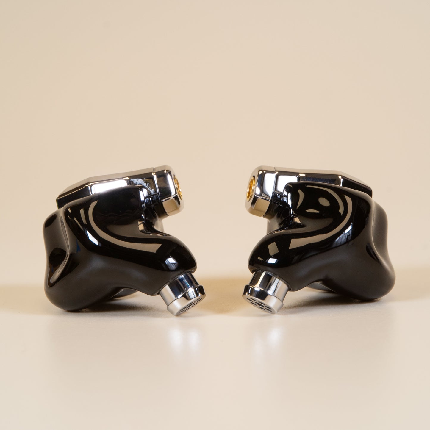 Ponderosa - Pre-Owned (Like-New) - Black