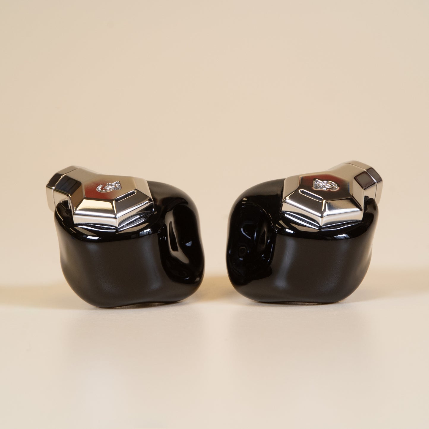 Ponderosa - Pre-Owned (Like-New) - Black